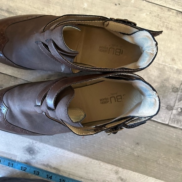 JBU Brava Encore Size 11 Brown Heeled Boots Patch  Straps Vegan Leather - Picture 7 of 9